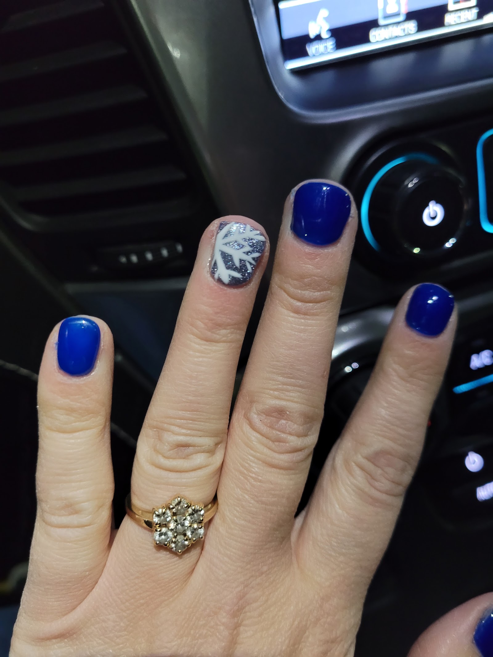 K Nails & Spa logo